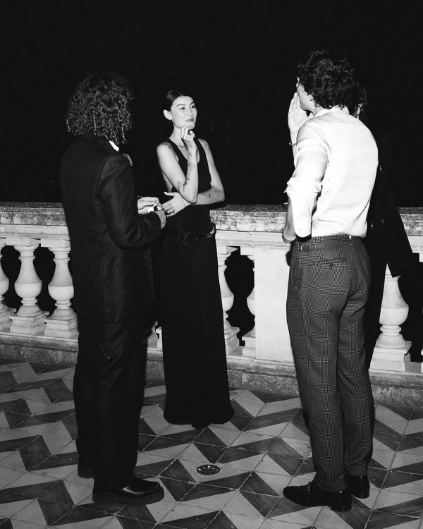 A Cinematic Wedding with Sculptural Installations & a Vibrant Palette in Sicily