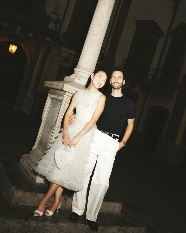 A Cinematic Sicilian Villa Wedding Framed by Modern Florals and Fruit Art