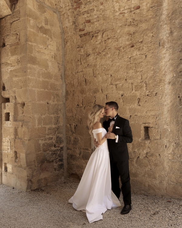 An Elevated Elopement in Tuscany with Vintage Bridal