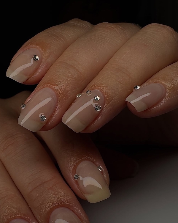 25 Show-Stopping Nail Design Ideas for New Year’s Eve 2025