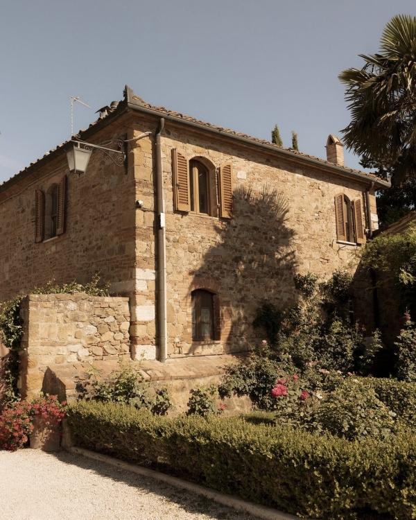 An Elevated Elopement in Tuscany with Vintage Bridal