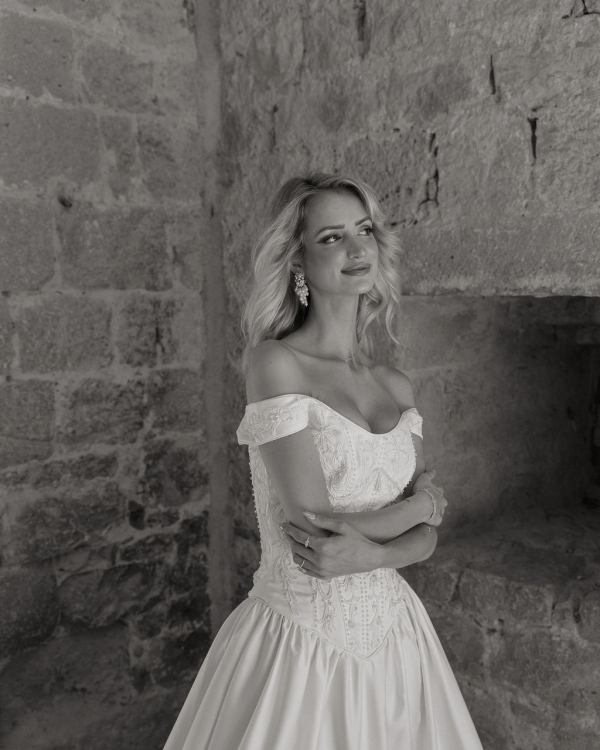 An Elevated Elopement in Tuscany with Vintage Bridal