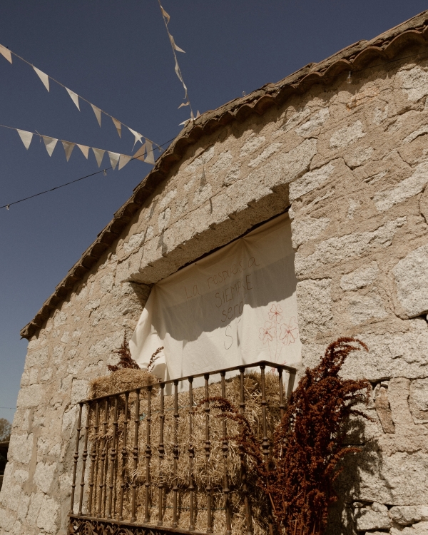 A Playful & Artistic Rural Wedding in the Countryside of Madrid