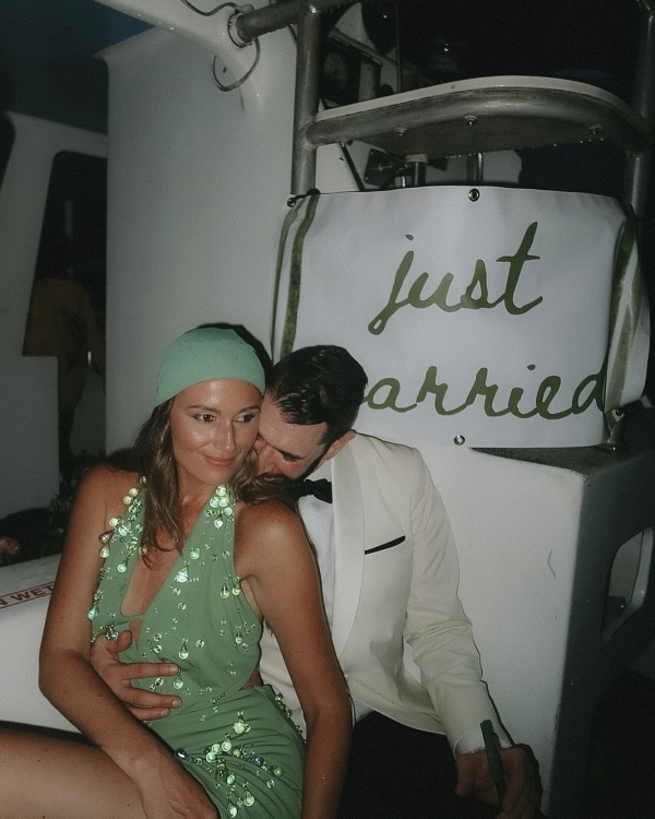 A Chic Tropical Wedding on the Shores of St. Lucia