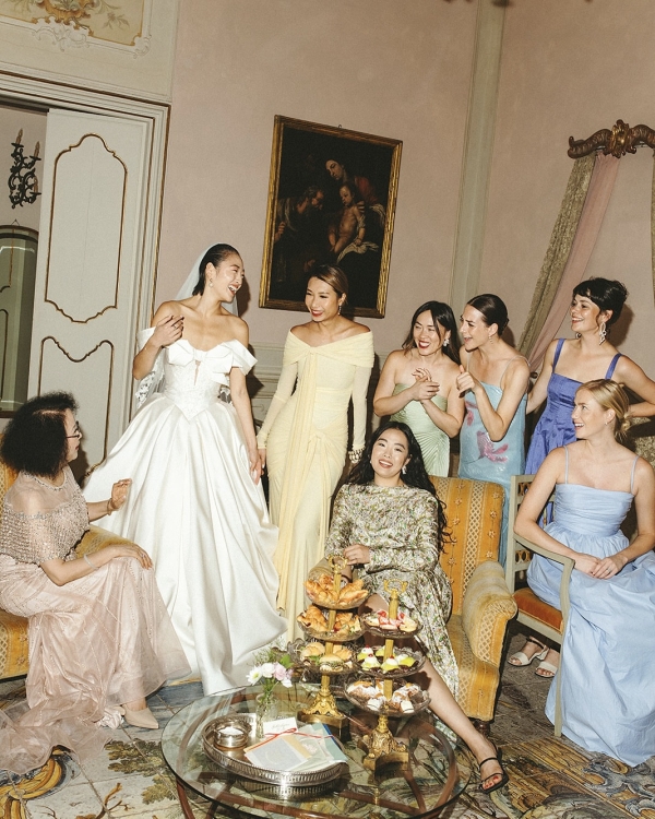 A Cinematic Sicilian Villa Wedding Framed by Modern Florals and Fruit Art