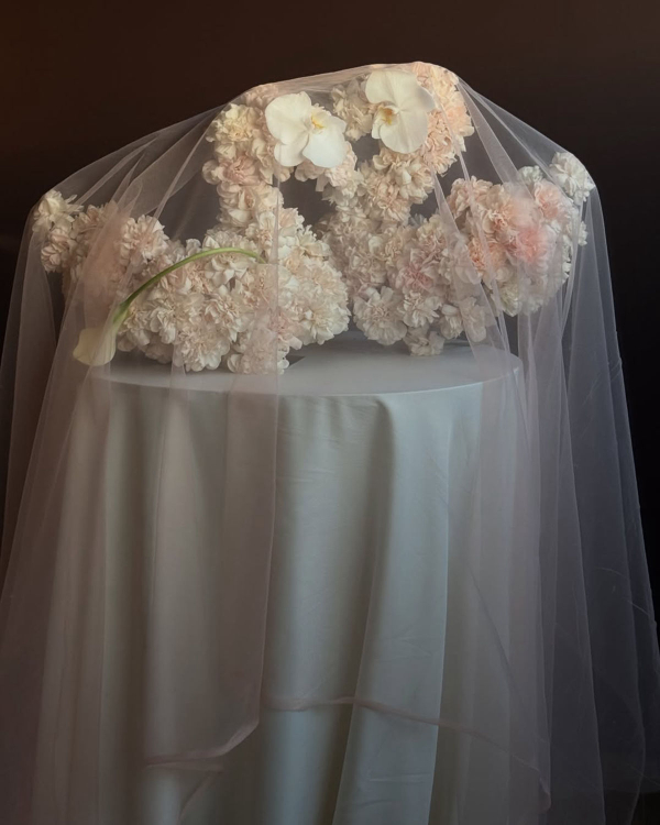 30 Vintage-Inspired Floral Arrangements That Make Nostalgia Feel New