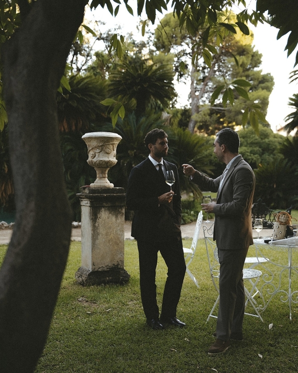 A Cinematic Sicilian Villa Wedding Framed by Modern Florals and Fruit Art