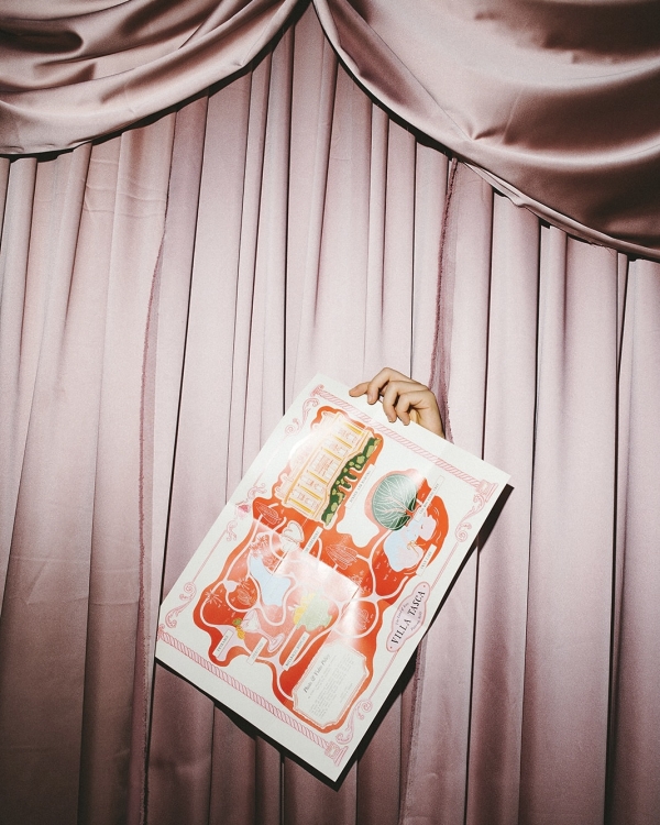 A Cinematic Sicilian Villa Wedding Framed by Modern Florals and Fruit Art