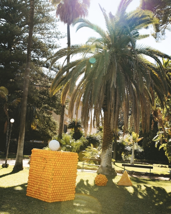A Cinematic Sicilian Villa Wedding Framed by Modern Florals and Fruit Art