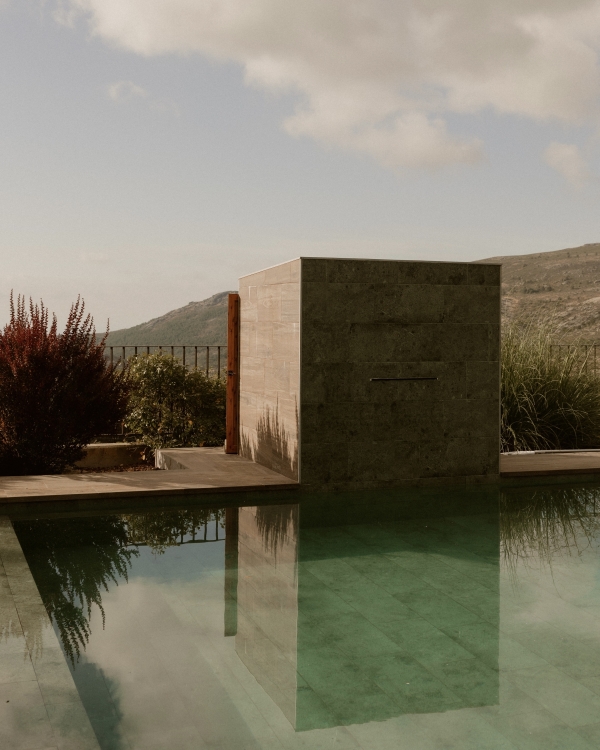 A Playful & Artistic Rural Wedding in the Countryside of Madrid