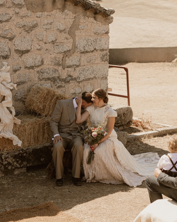 A Playful & Artistic Rural Wedding in the Countryside of Madrid