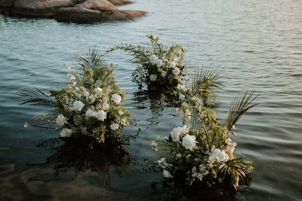 Florists Narcissus & Echo