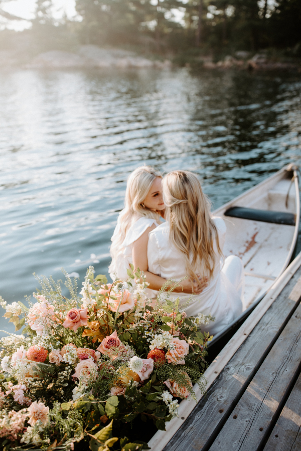 Florists Narcissus & Echo