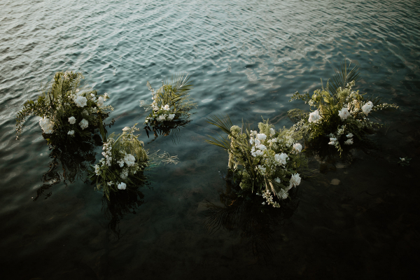 Florists Narcissus & Echo