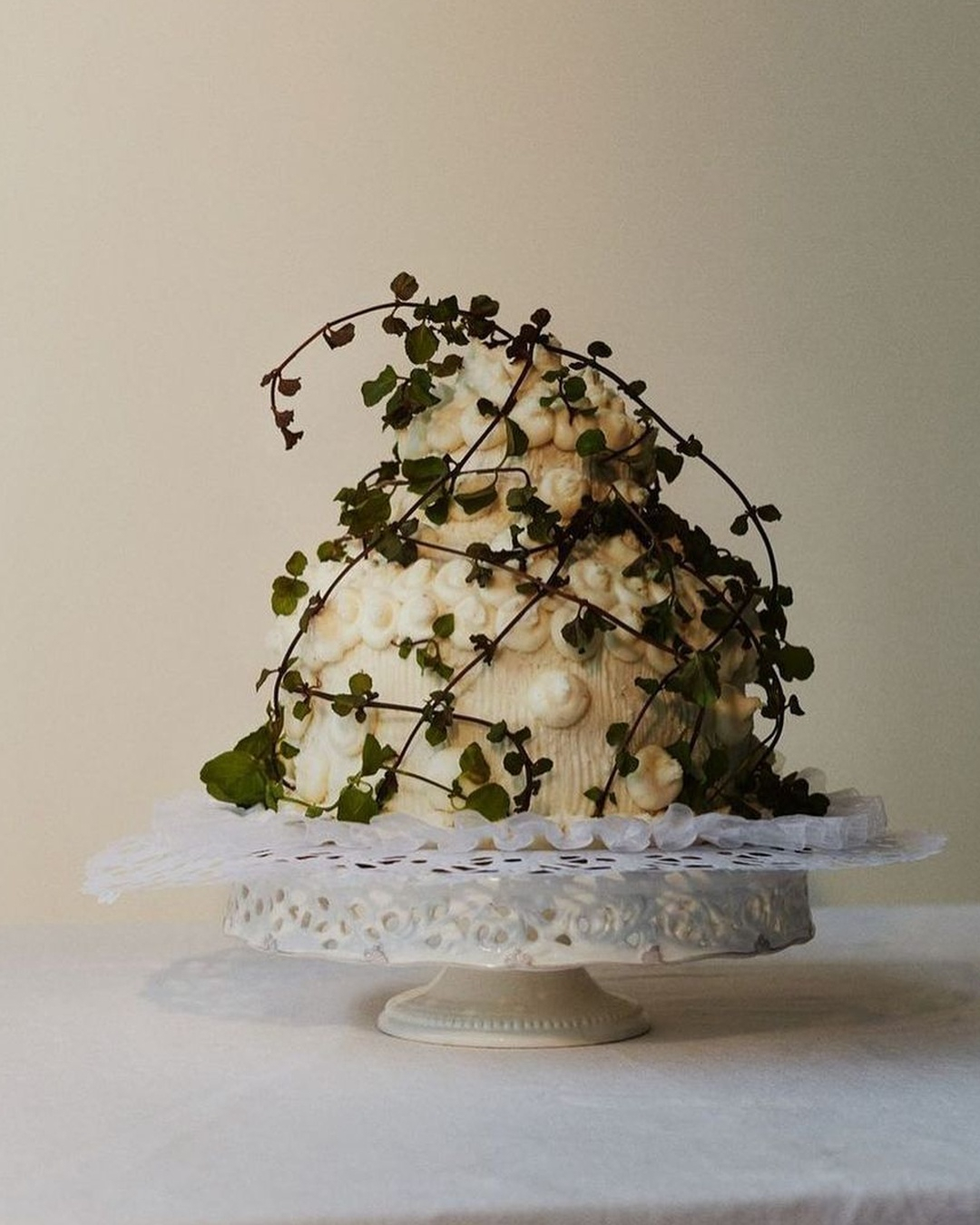 19 Amazing Heart Shaped Wedding Cake Ideas & Accessories