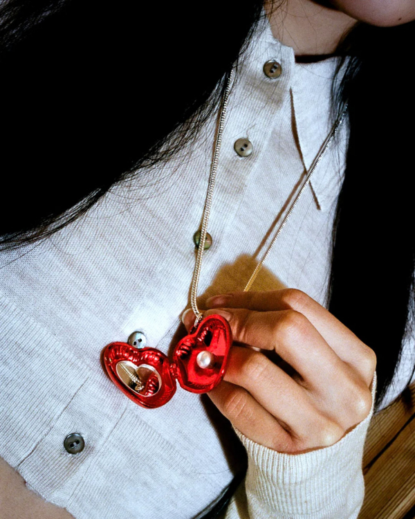 Valentine's Day Outfit Ideas | Best V-day Dresses and Accessories