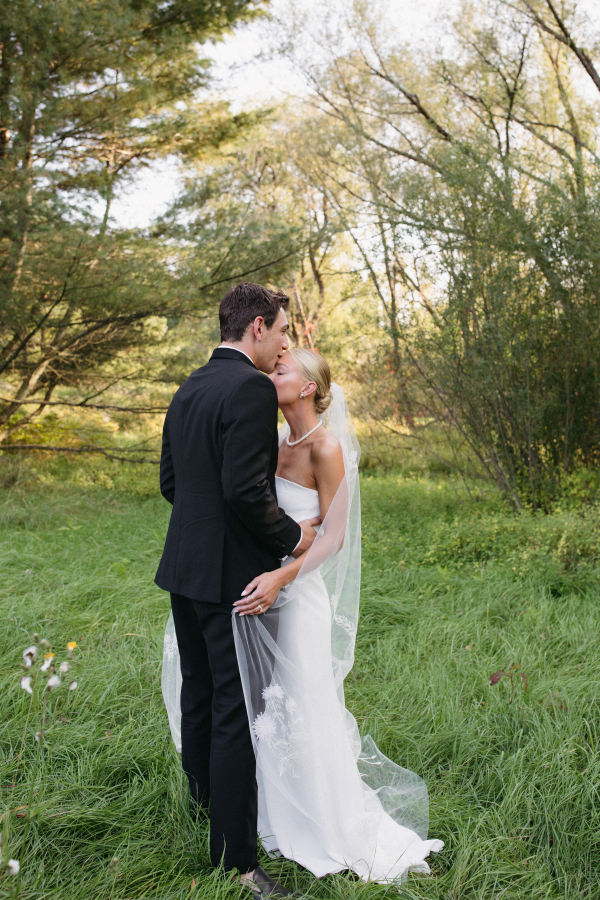 Elegant Wedding at the Beaumaris Yacht Club | Lakeside Wedding Venue in Australia