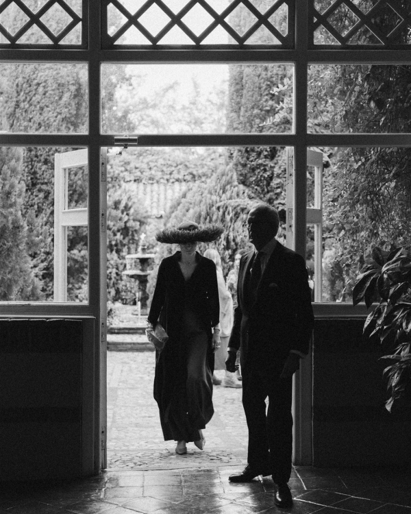 Pros and Cons of Weekday Wedding | Having a Wedding on a Weekday