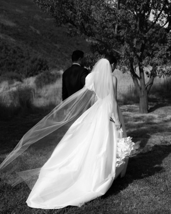 How to Choose Your Wedding Bouquet | Bridal Flower Bouquet Guide