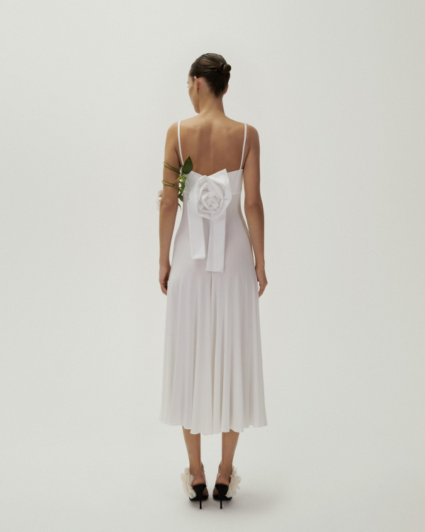 14 Trendy "Naked" Wedding Dresses for 2024
