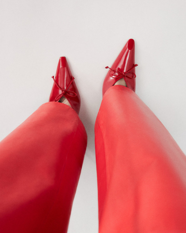 Valentine's Day Outfit Ideas | Best V-day Dresses and Accessories