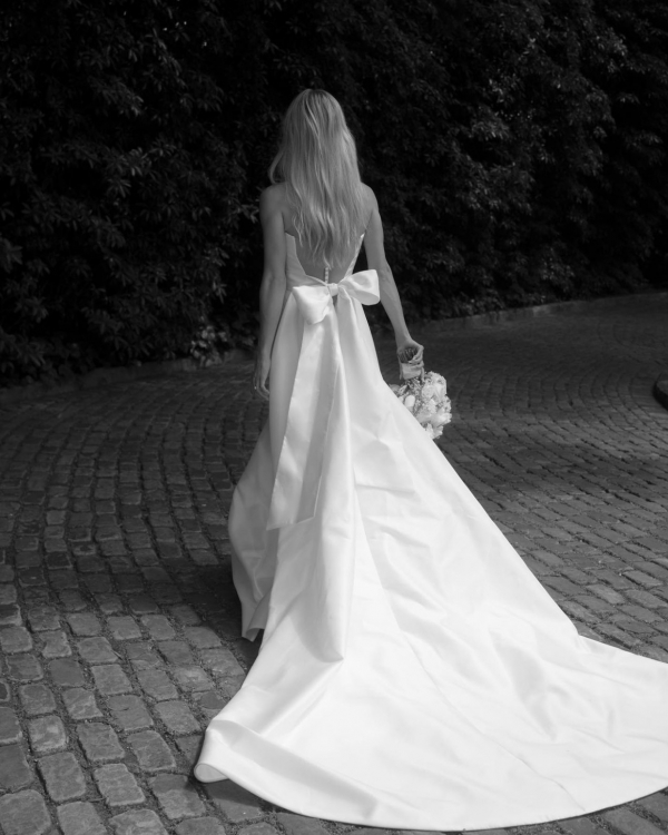 How to Choose Your Wedding Bouquet | Bridal Flower Bouquet Guide