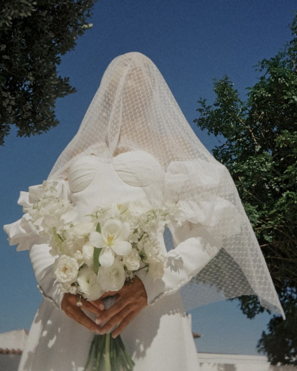 How to Choose Your Wedding Bouquet | Bridal Flower Bouquet Guide