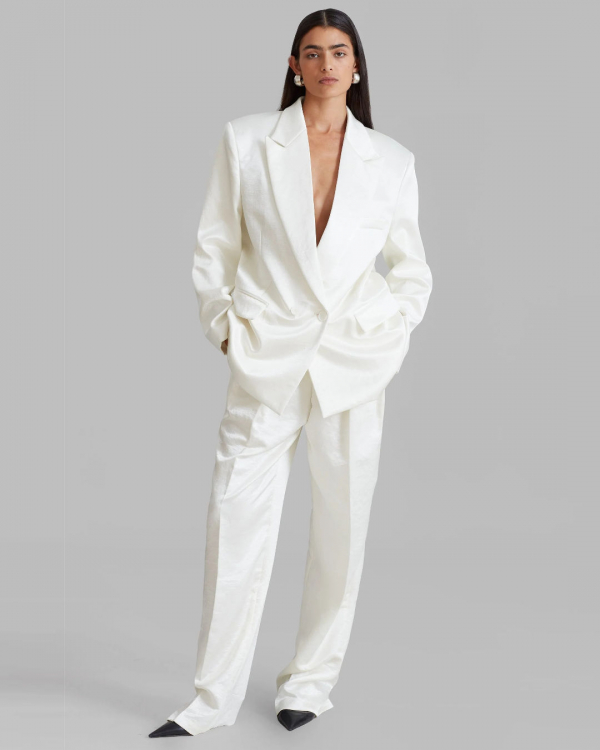 14 Wedding Suit Ideas for Modern Brides
