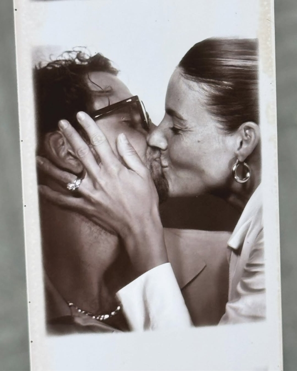 35 Engagement Photoshoot Ideas for Unforgettable Photos