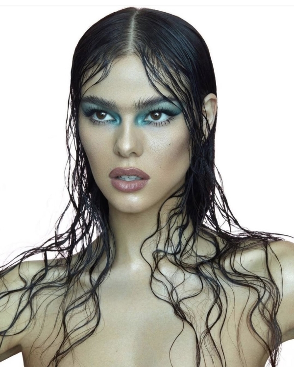 A Step-by-Step Guide to Sea Witchery Makeup