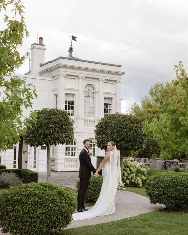 A Romantic Wedding at a Timeless English Countryside Estate