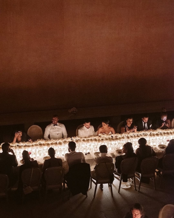 Pros and Cons of Allowing Plus-Ones at Your Wedding