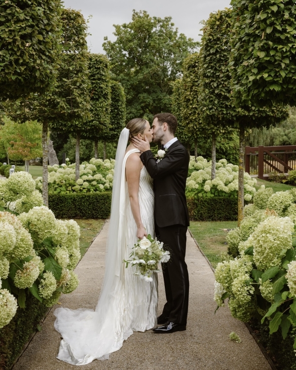 A Romantic Wedding at a Timeless English Countryside Estate