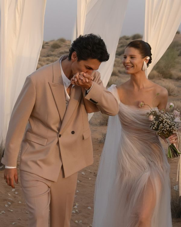 An Ethereal & Otherworldly Wedding in the Arabian Desert