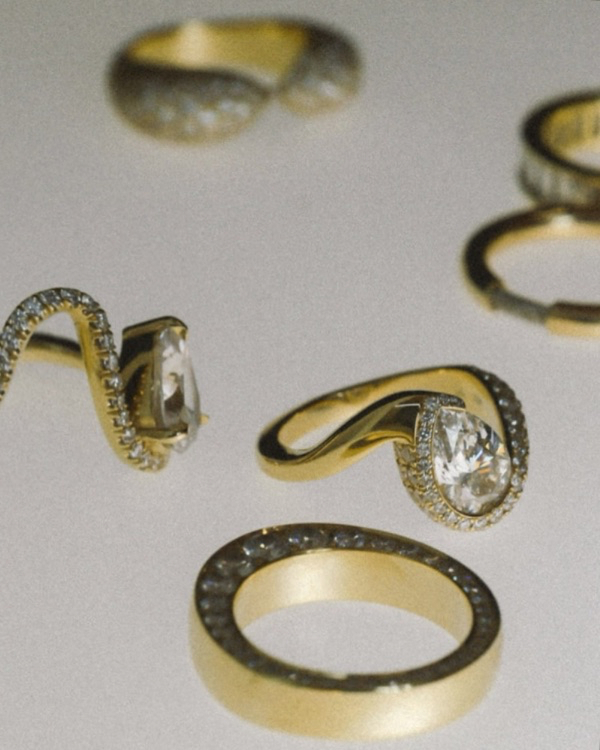 How to Perfectly Pair Your Wedding Band and Engagement Ring: Expert Tips & Trends