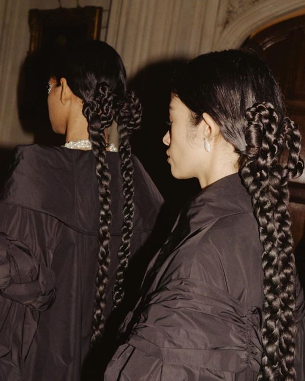 30 Chic Hairstyles for Brides with Long Hair