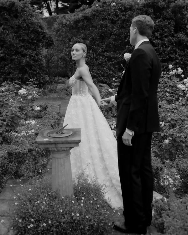 23 Best Wedding Photographers in Australia | Modern, Cinematic Photography | TOP Luxury Bridal Photographers