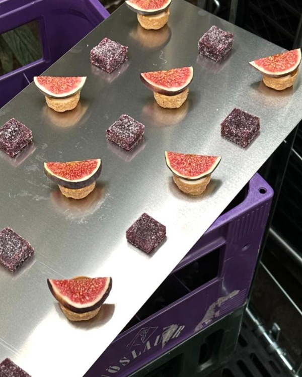 35 Chic Ideas to Elevate Your Wedding Dessert Tables