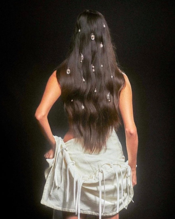 30 Chic Hairstyles for Brides with Long Hair