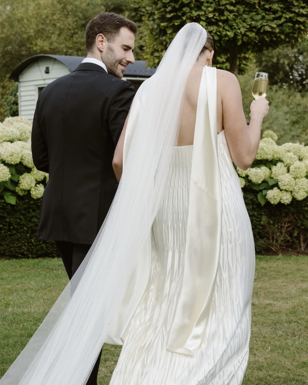 A Romantic Wedding at a Timeless English Countryside Estate