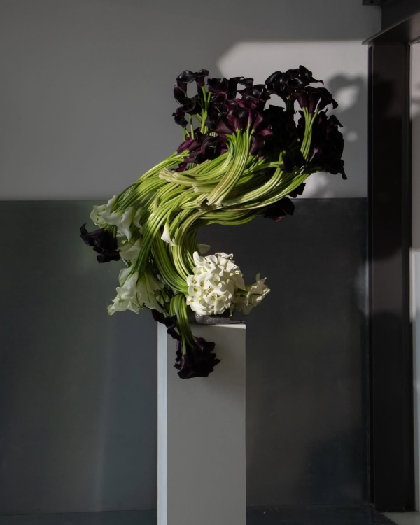 10 Flower Varieties Trending for 2025 Weddings