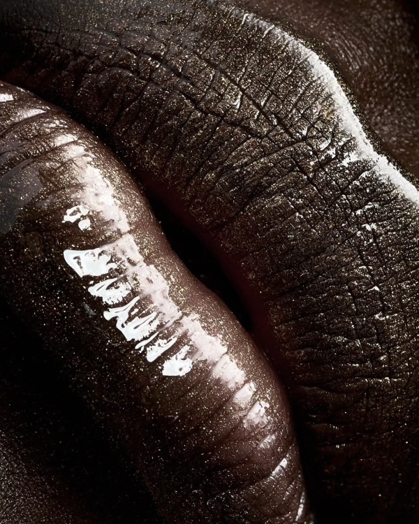 A Step-by-Step Guide to Sea Witchery Makeup