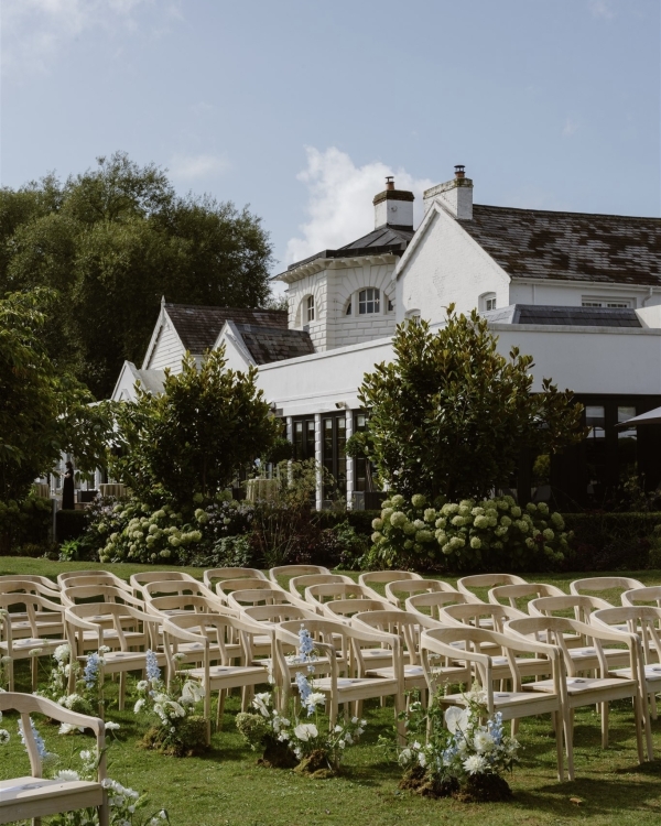A Romantic Wedding at a Timeless English Countryside Estate