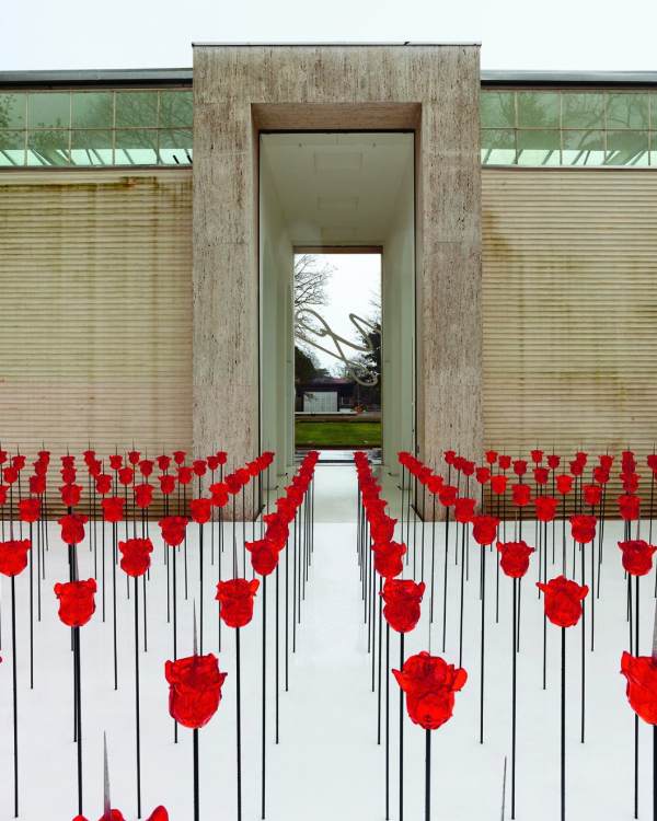 35 Ways to Style Freestanding Floral Stems