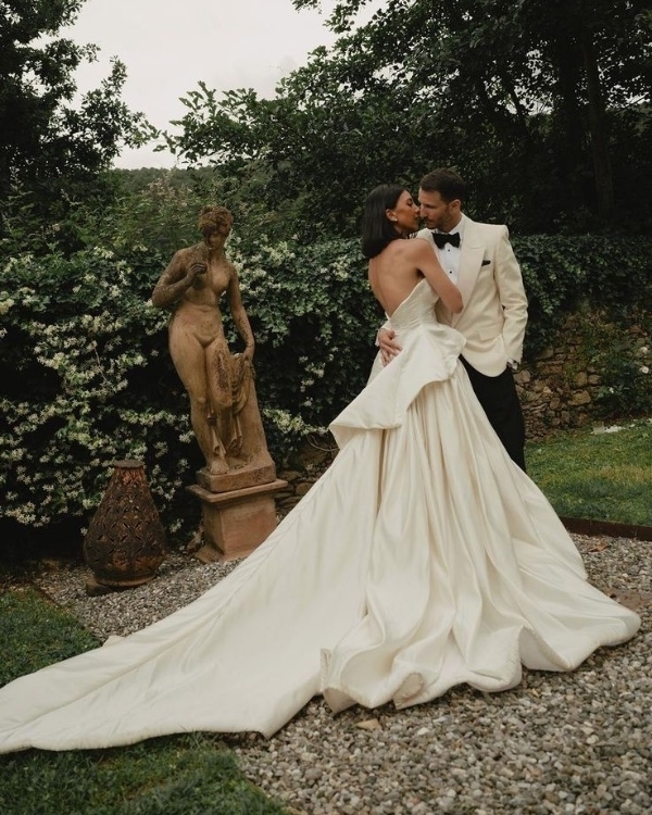 How to Set Boundaries When Parents Are Paying for Your Wedding