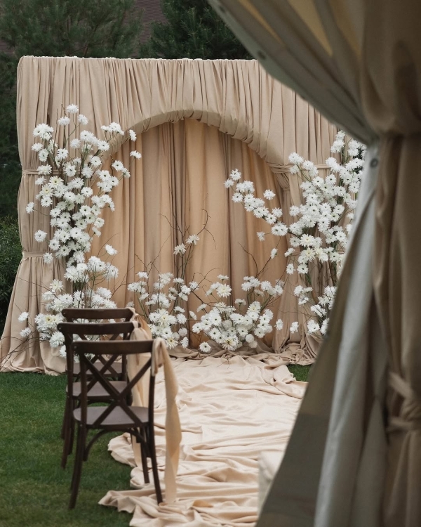 30 Wedding Arch Ideas for a Picture-Perfect Ceremony in 2025