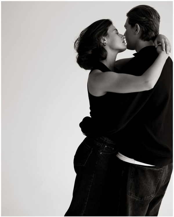 35 Engagement Photoshoot Ideas for Unforgettable Photos