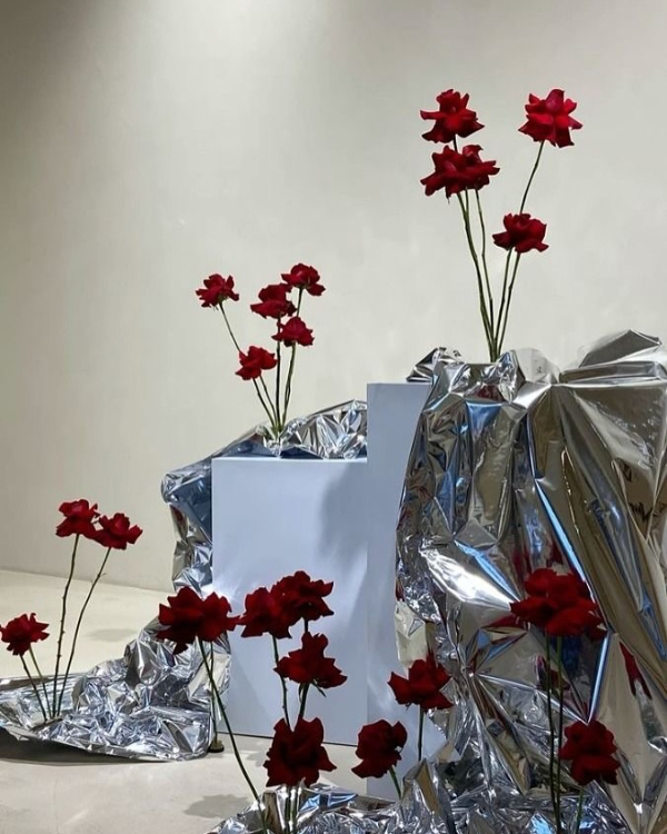 35 Ways to Style Freestanding Floral Stems