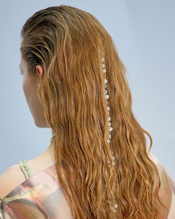 30 Chic Hairstyles for Brides with Long Hair