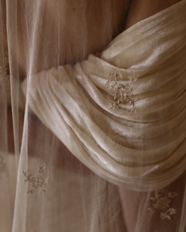 10 Meaningful Ways to Honor Lost Loved Ones at Your Wedding